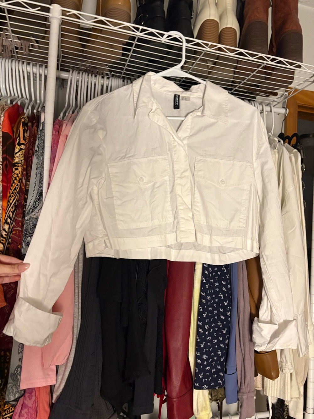 H&M Cropped White Button-Front Shirt